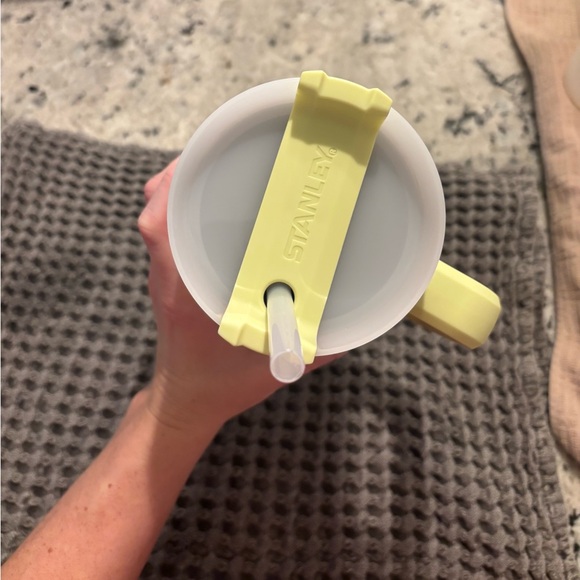 Stanley OG Citron 40oz - Picture 3 of 5